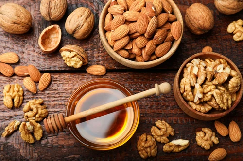 تاثیر بادام و گردو برای تقویت حافظه